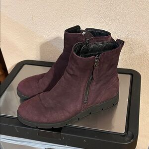 Ecco Purple Suede Ankle Boots - Women’s Size 36 (US 6)